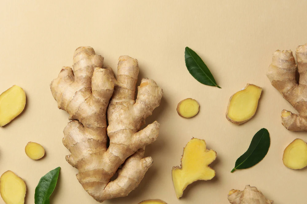 Fresh_Ginger_on_Beige_background-3x2_f080b108-8c22-40d2-92da-8d30520feb64